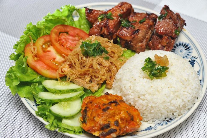 com tam – broken rice