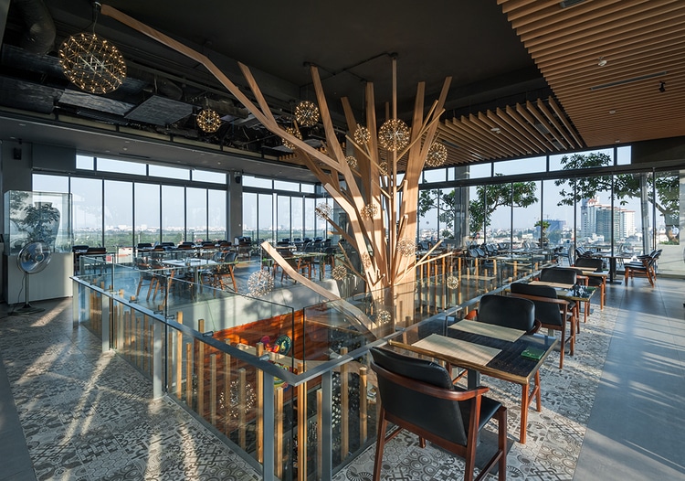 6 degrees cafe - rooftop restaurant vietnam photos - romantic restaurants in hanoi
