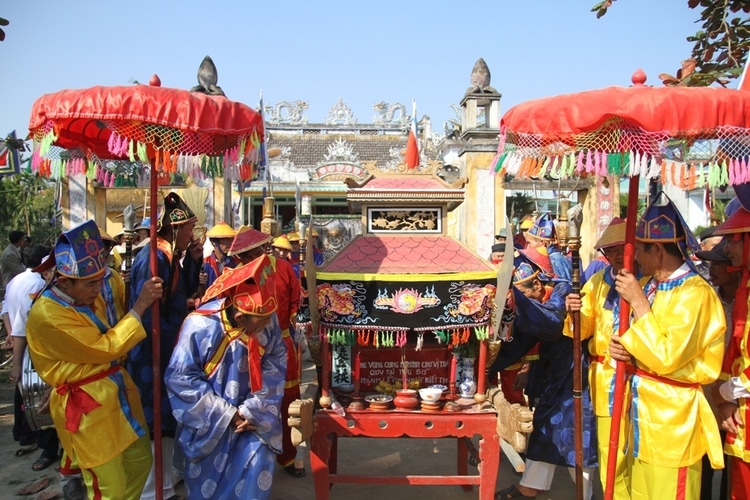 about the tuy loan commune house festival in da nang vietnam photos - tuy loan communal house festival