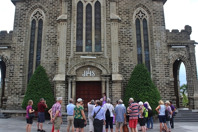 activities at nha trang cathedral - dulichhanhtrinhviet
