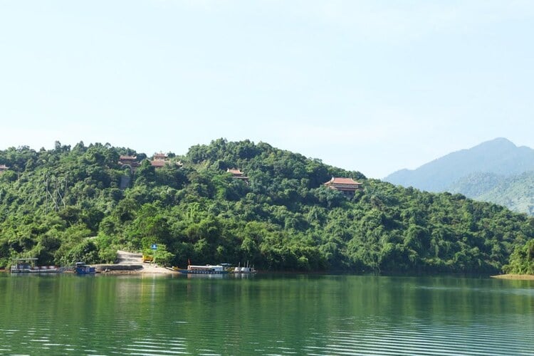 activities in truoi lake truoi lake in hue