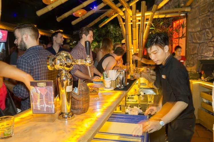 apocalypse now vietnam photos - ho chi minh nightclubs