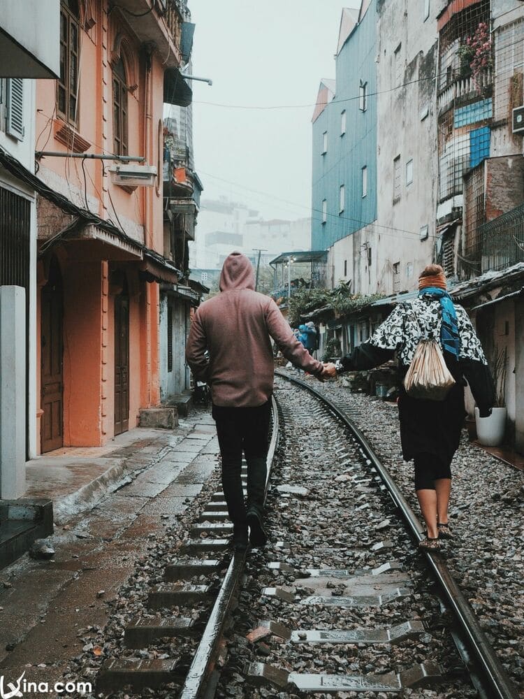 beautiful hanoi train street photos in vietnam vietnam photos - hanoi train street photos