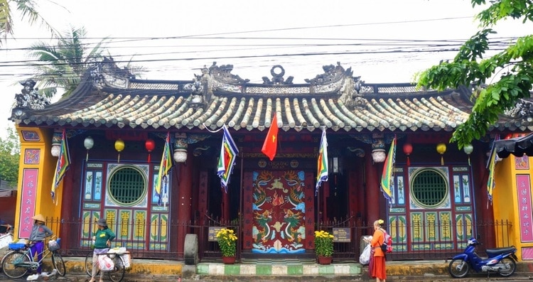 chua ong pagoda in hoi an vietnam photos - chua ong pagoda