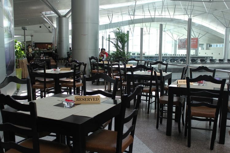vietnam photos - restaurants near noibai international airport