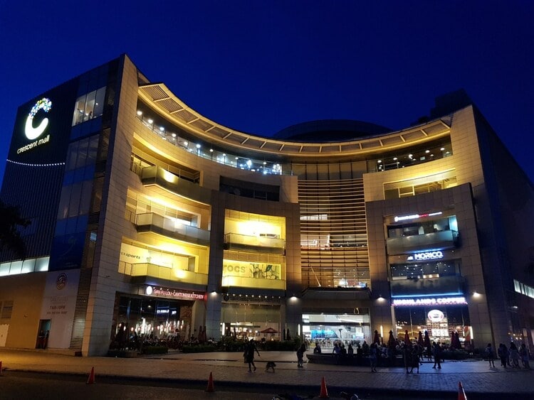 vietnam photos - crescent mall shopping center