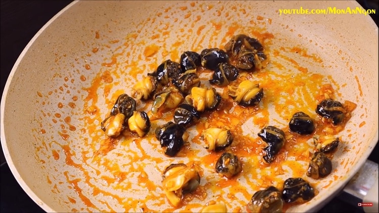 snail rice noodle soup recipe in vietnam