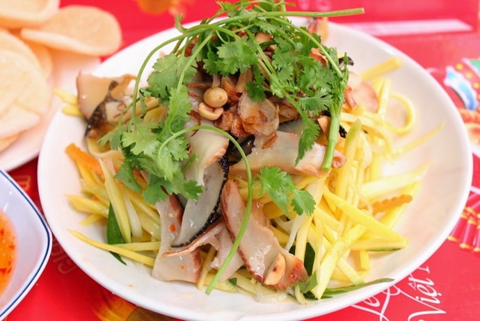 vietnamese green mango salad