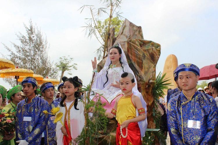 guan yin festival – the traditional festival in da nang vietnam photos - guan yin festival