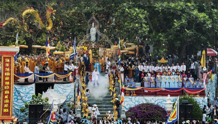 guan yin festival in da nang vietnam photos - guan yin festival