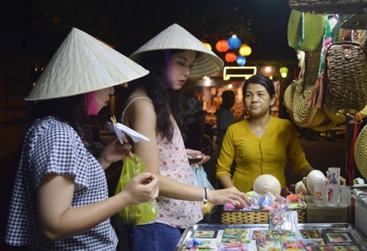 halong night market– the best shopping place in halong vietnam photos - halong night market
