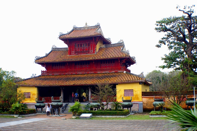 vietnam photos - hien lam pavilion