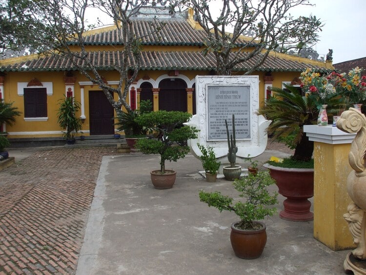 binh thuy communal temple in can tho