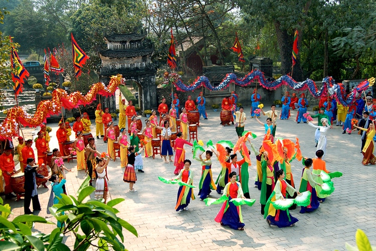 vietnam photos - hoa lu festival