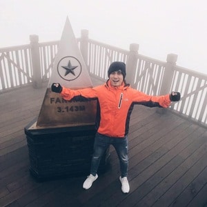 Nhan Van Hoang Nhan Van Hoang