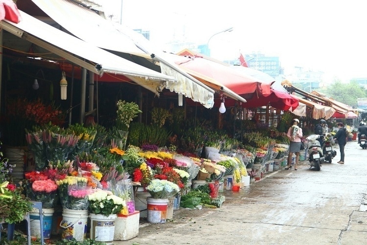 quang ba flower market