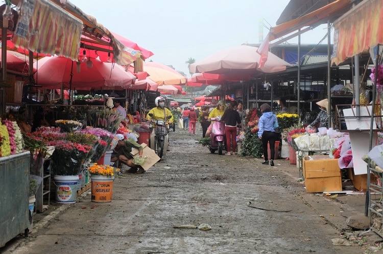 quang ba flower market