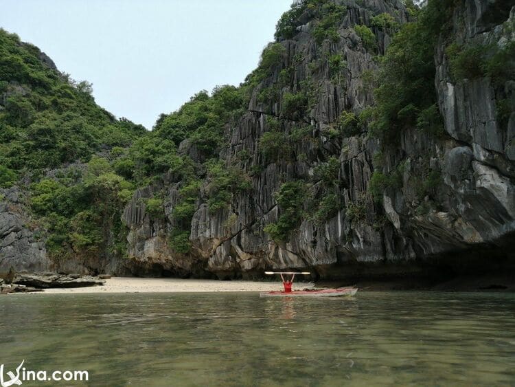 lan ha bay in cat ba hai phong photo vietnam photos - lan ha bay photos