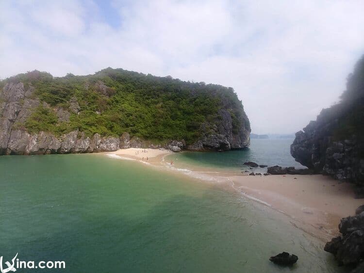 lan ha bay in cat ba island hai phong vietnam photos vietnam photos - lan ha bay photos