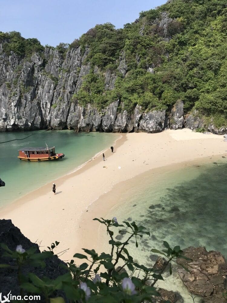 lan ha bay in cat ba hai phong vietnam photos vietnam photos - lan ha bay photos