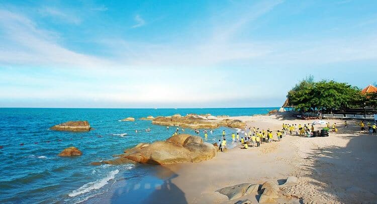 vietnam photos - long hai beach