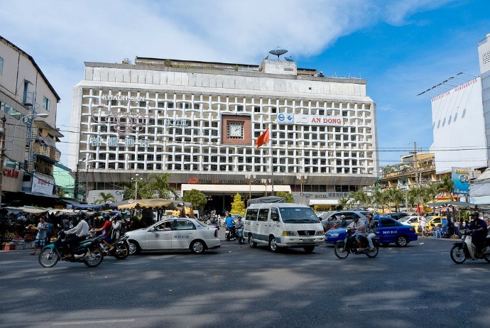 markets-in-saigon