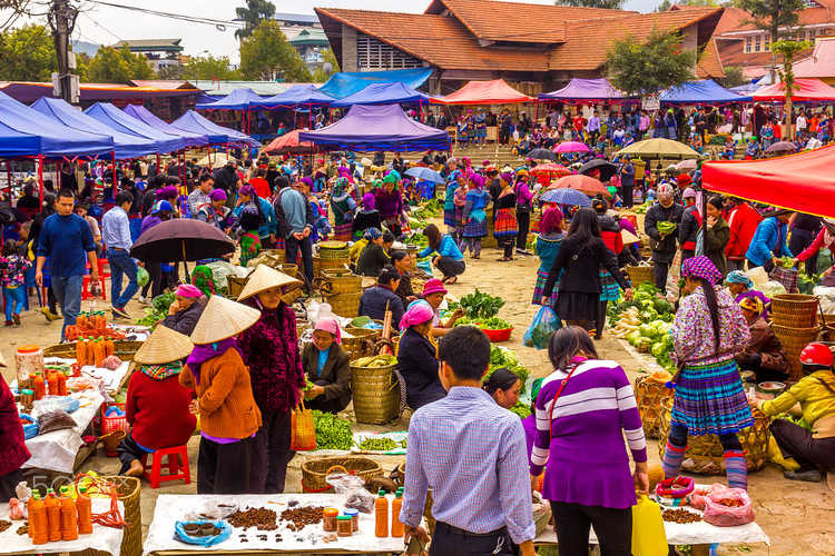 vietnam photos - markets in sapa