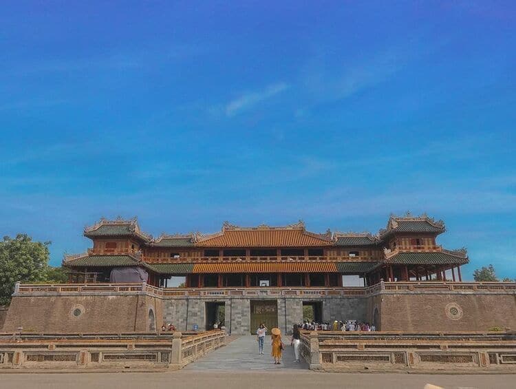 ngũ phụng pavilion meridian gate in hue