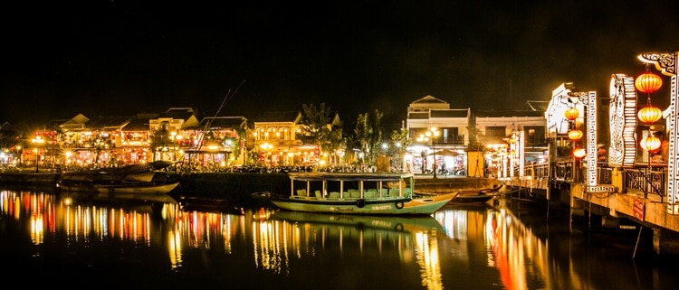 vietnam photos - night bars in hoi an