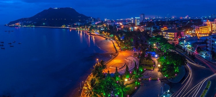vietnam photos - nightlife in vung tau