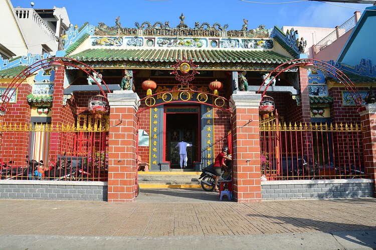 ong pagoda in can tho vietnam