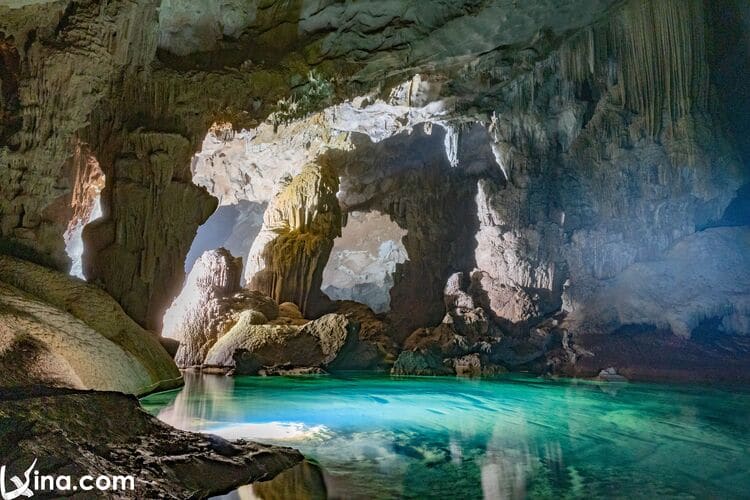 vietnam photos - photos of cave system in quang binh