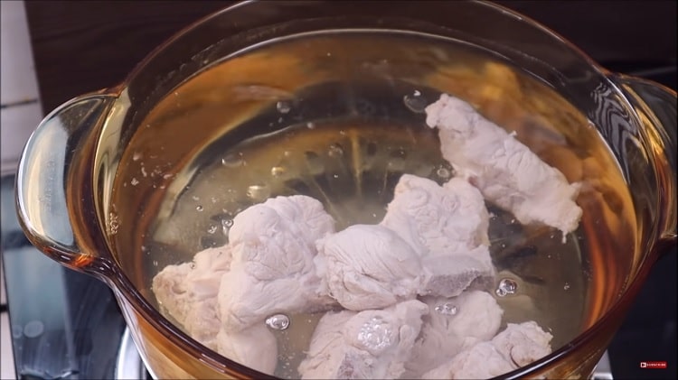snail rice noodle soup in vietnam