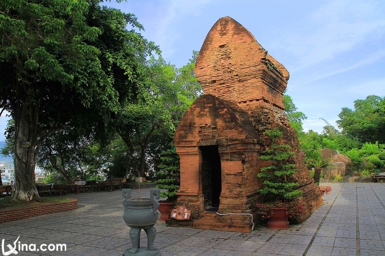 ponagar cham towers