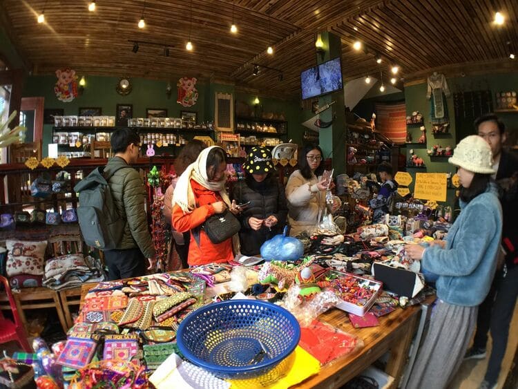vietnam photos - souvenirs to buy in sapa