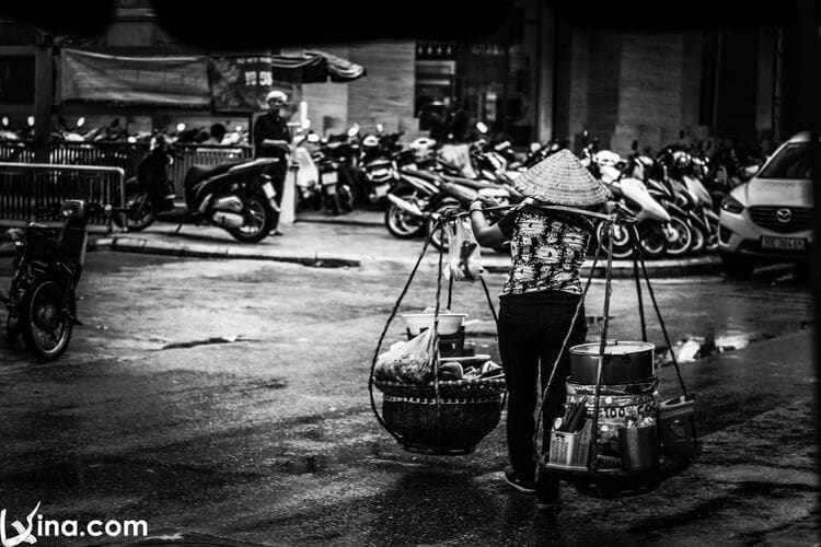 street vendors photos in hanoi in vietnam vietnam photos - street vendors photos