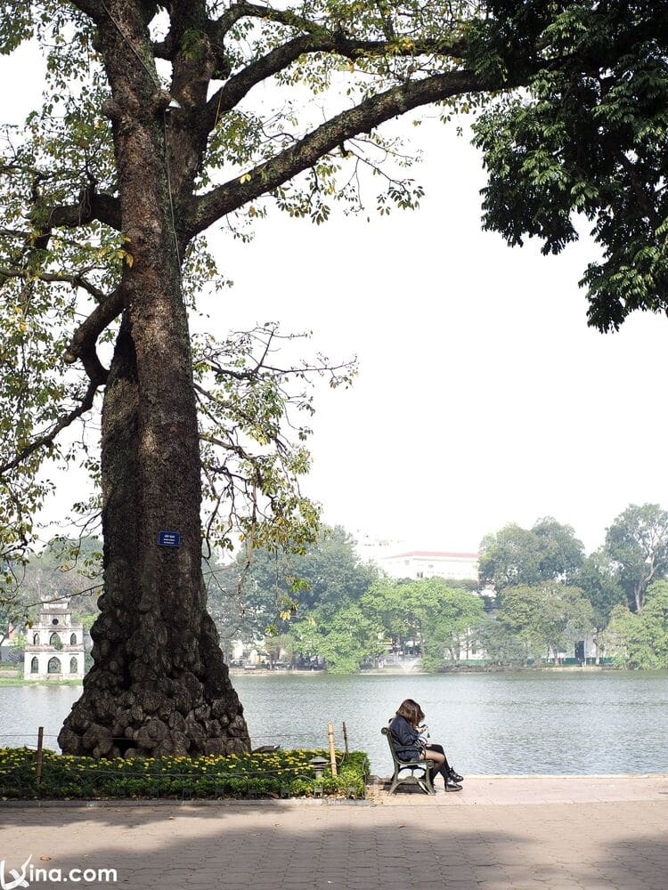sword lake in hanoi vietnam photo vietnam photos - sword lake