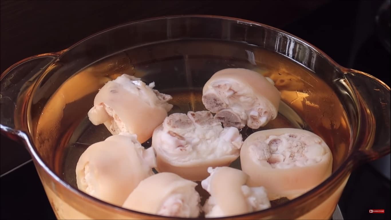 tasty pig trotter soup with lotus seed recipe