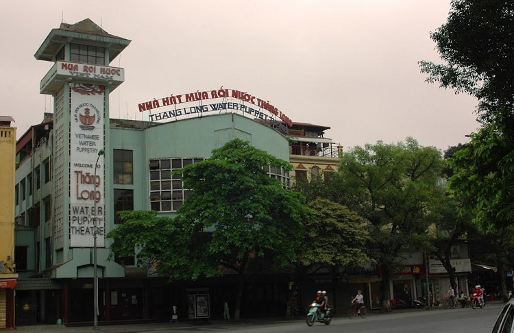 thang long water puppet theatre in hanoi
