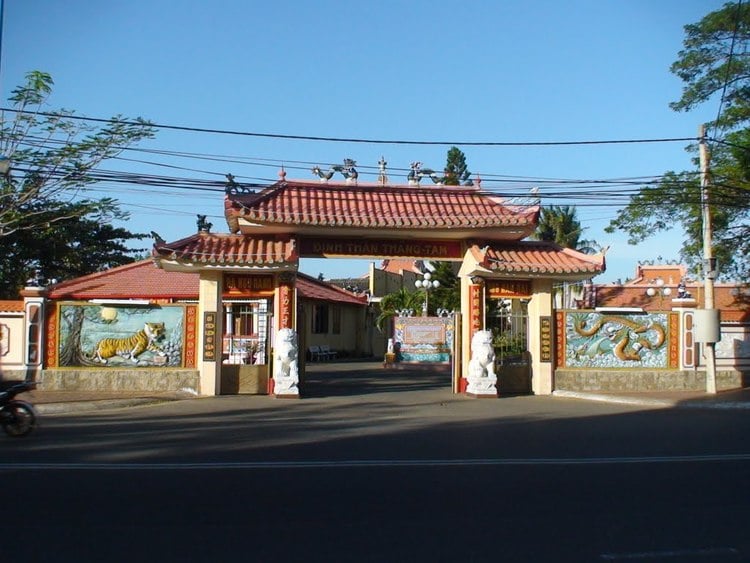 thang tam spirit communal house in vung tau