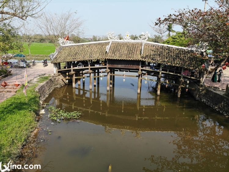 vietnam photos - thanh toan tile bridge