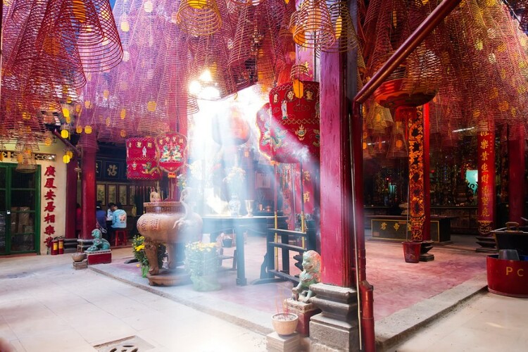 the architecture of ong pagoda ong pagoda in can tho vietnam