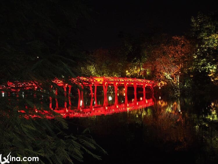 the legend of hoan kiem lake in hanoi, vietnam