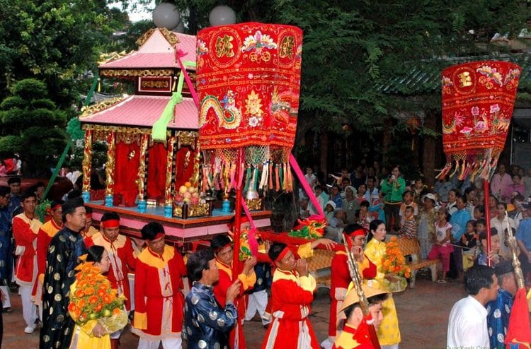 the meaningful traditional festival in phu quoc vietnam photos - dinh ba ong lang festival