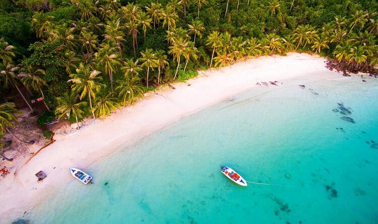 the unique natural landscape of this island may rut island in phu quoc