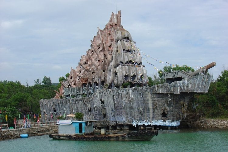 tri nguyen aquarium’s structure and history vietnam photos - tri nguyen aquarium