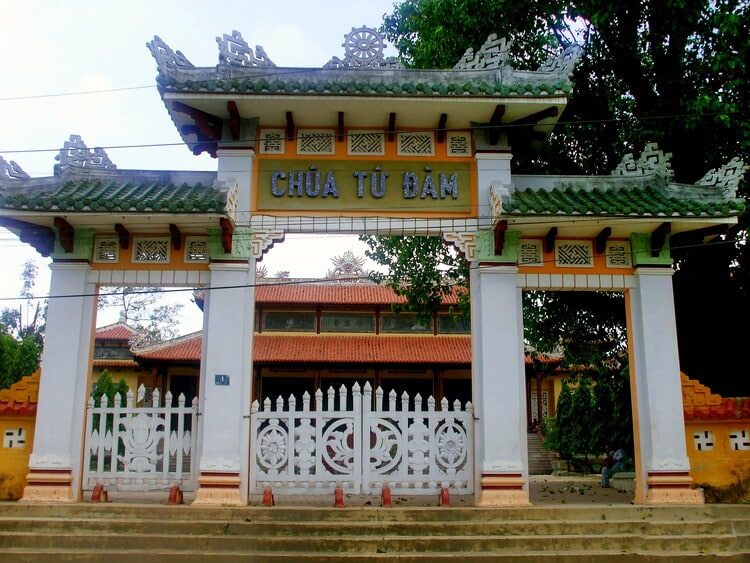 vietnam photos - tu dam pagoda