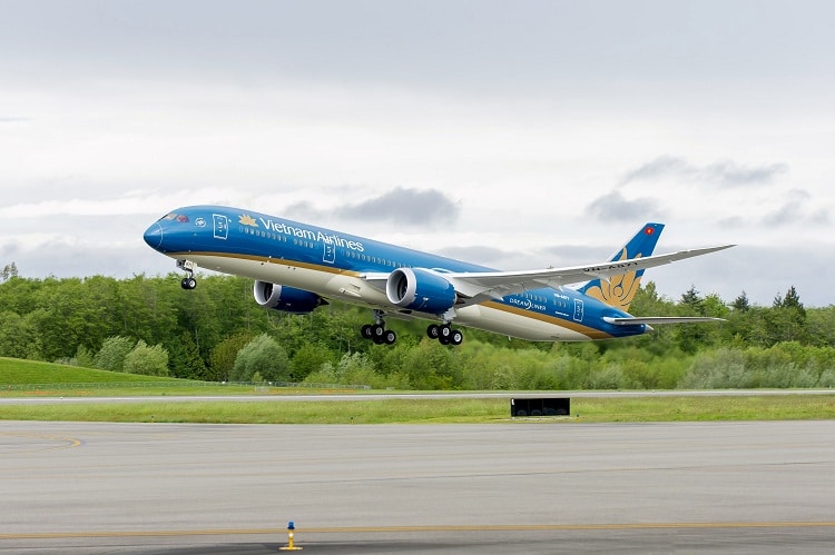 Vietnam Airlines Suspends Carrying Passengers From Europe To Vietnam