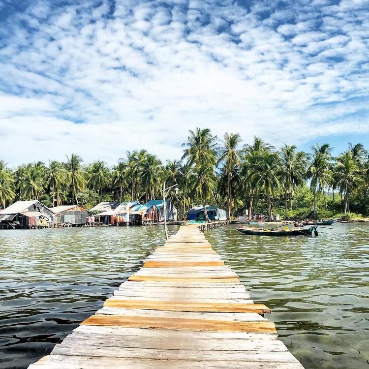 visit the raft houses rach vem fishing village in phu quoc