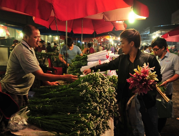quang ba flower market